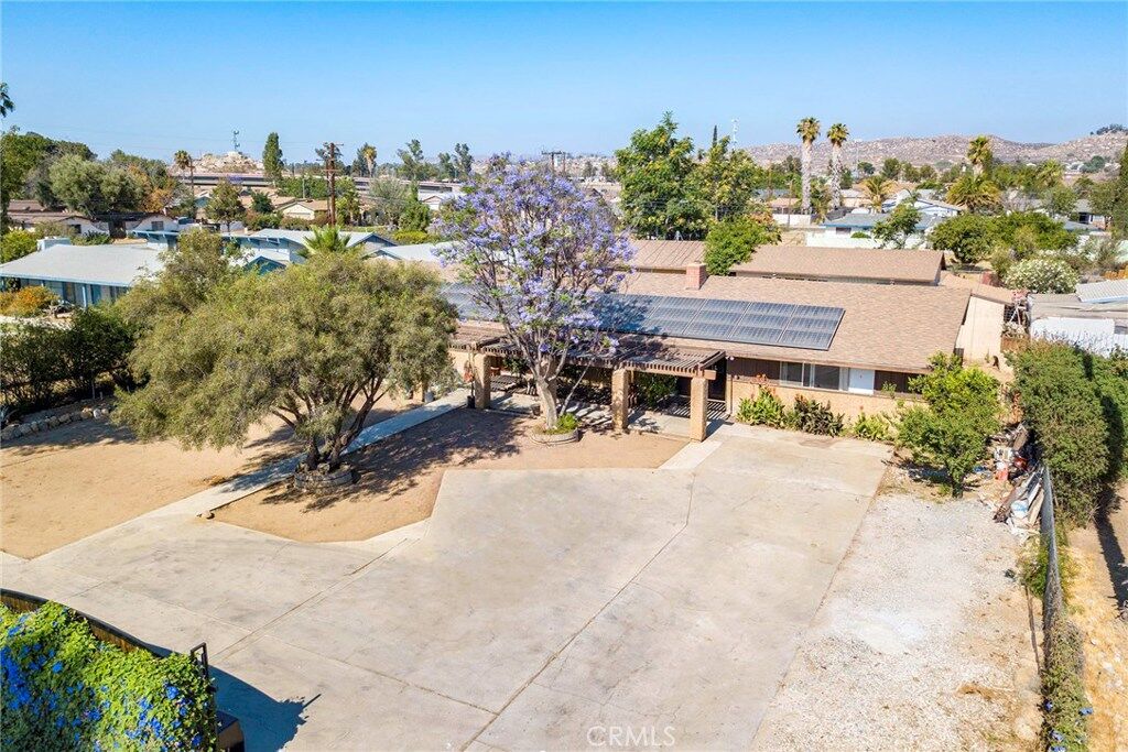 Property Photo:  860 N Perris Boulevard  CA 92571 
