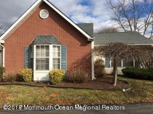 Property Photo:  7 Kingston Close 1000  NJ 07728 