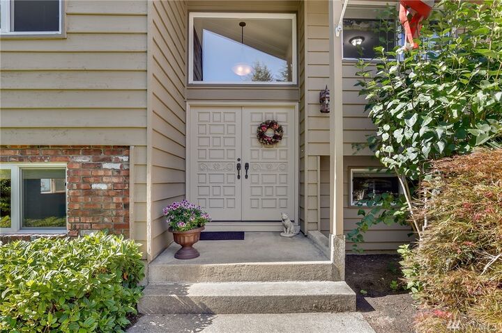 Property Photo:  6030 NE 204th St  WA 98028 