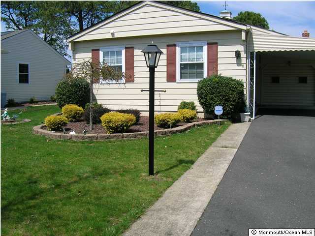 14 Shannon Court  Toms River NJ 08757 photo