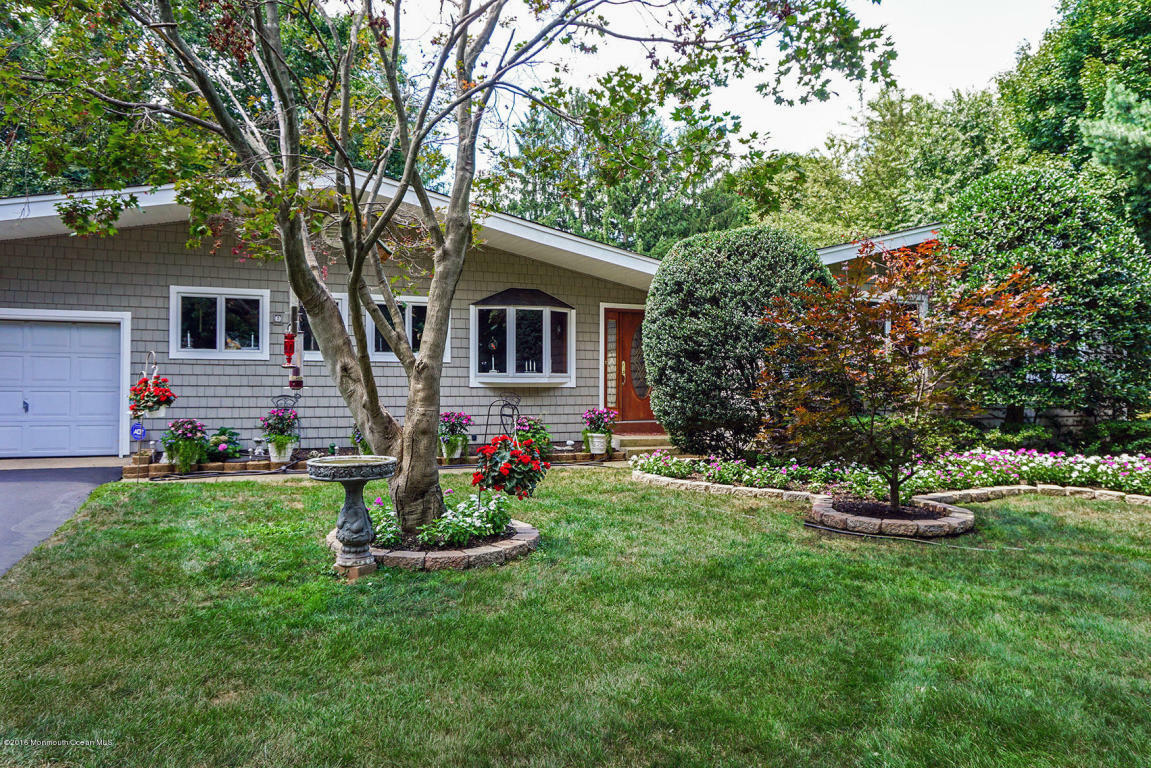 Property Photo:  70 Apple Orchard Drive  NJ 07724 