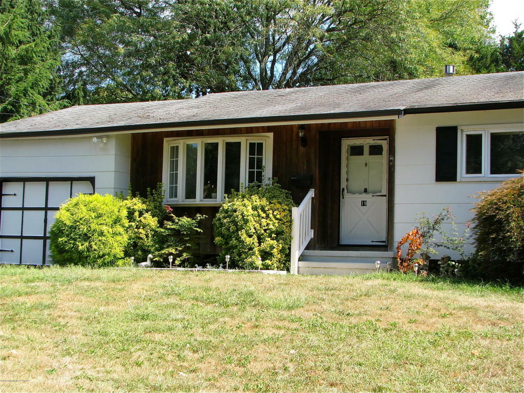 Property Photo:  19 Dartmouth Drive  NJ 08527 