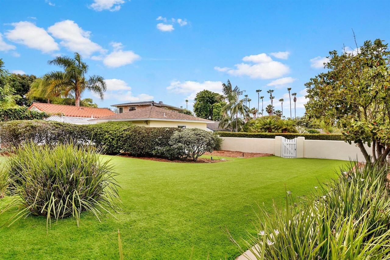 Property Photo: 6428 La Jolla Blvd CA 92037