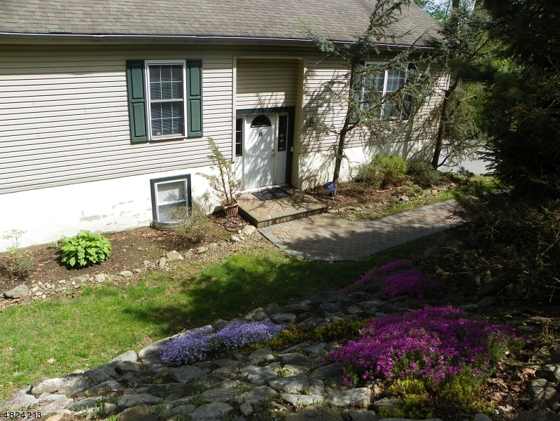 Property Photo:  41 Manor House Rd  NJ 07828 