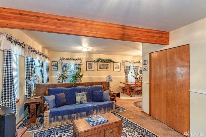 Property Photo:  3129 Woods Rd E  WA 98366 