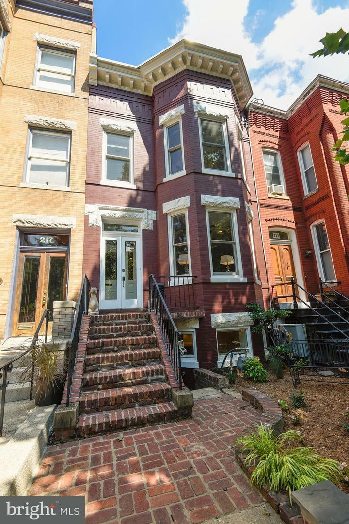 Property Photo:  215 5th Street NE  DC 20002 