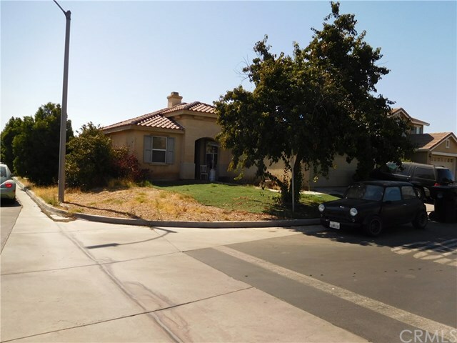 Property Photo:  150 La Amistad Way  CA 92545 