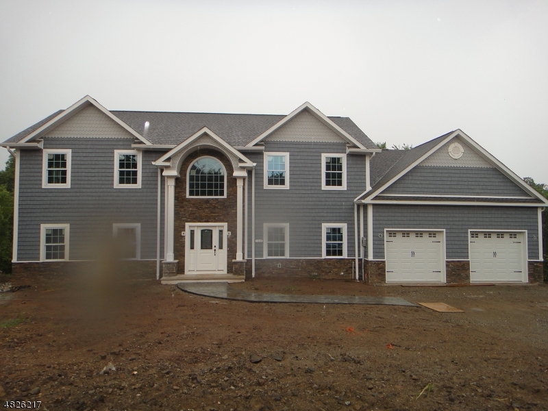 Property Photo: 140 Hydeway Dr NJ 07512