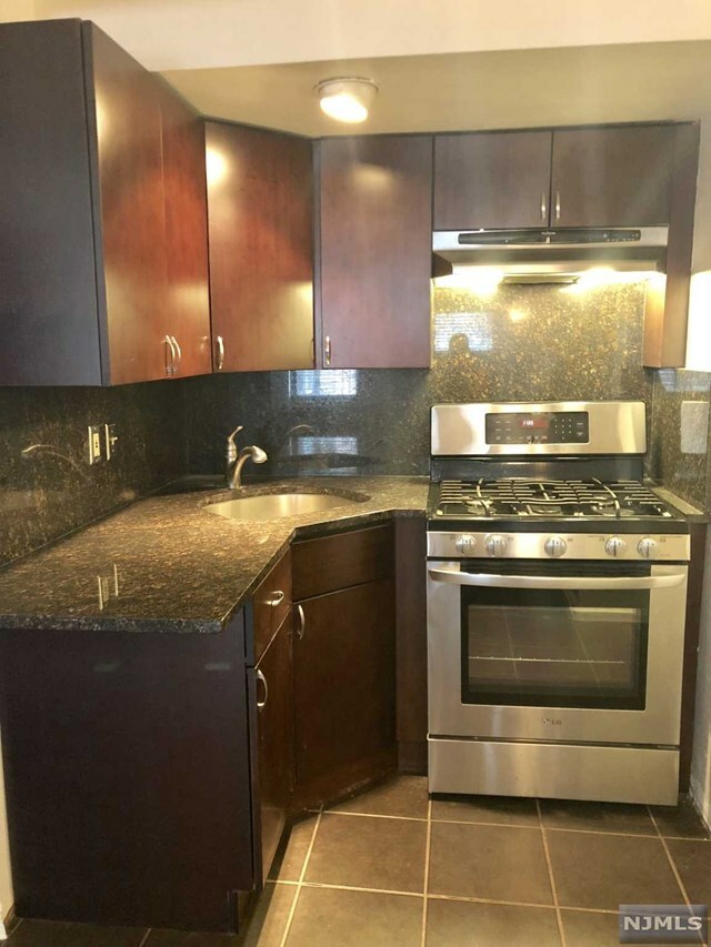 Property Photo:  3030 Edwin Avenue 3E  NJ 07024 