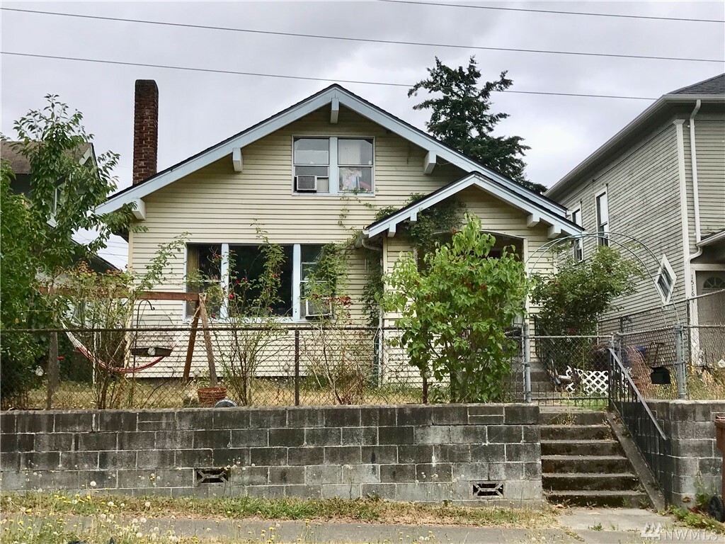 Property Photo:  1514 N Oakes St  WA 98406 