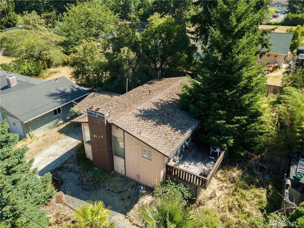 Property Photo:  1728 147th Ave SE  WA 98007 