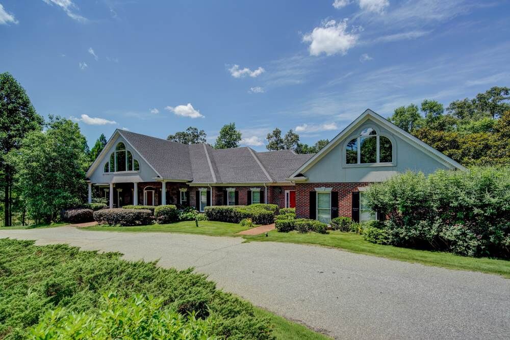 Property Photo:  392 Country Oak Rd  SC 29323 