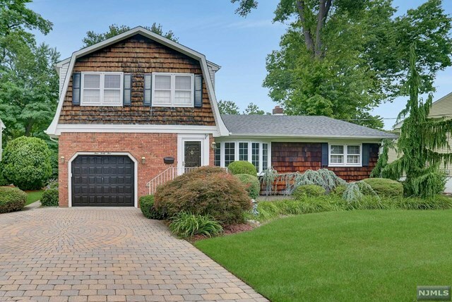 Property Photo:  445 Locust Avenue  NJ 07652 