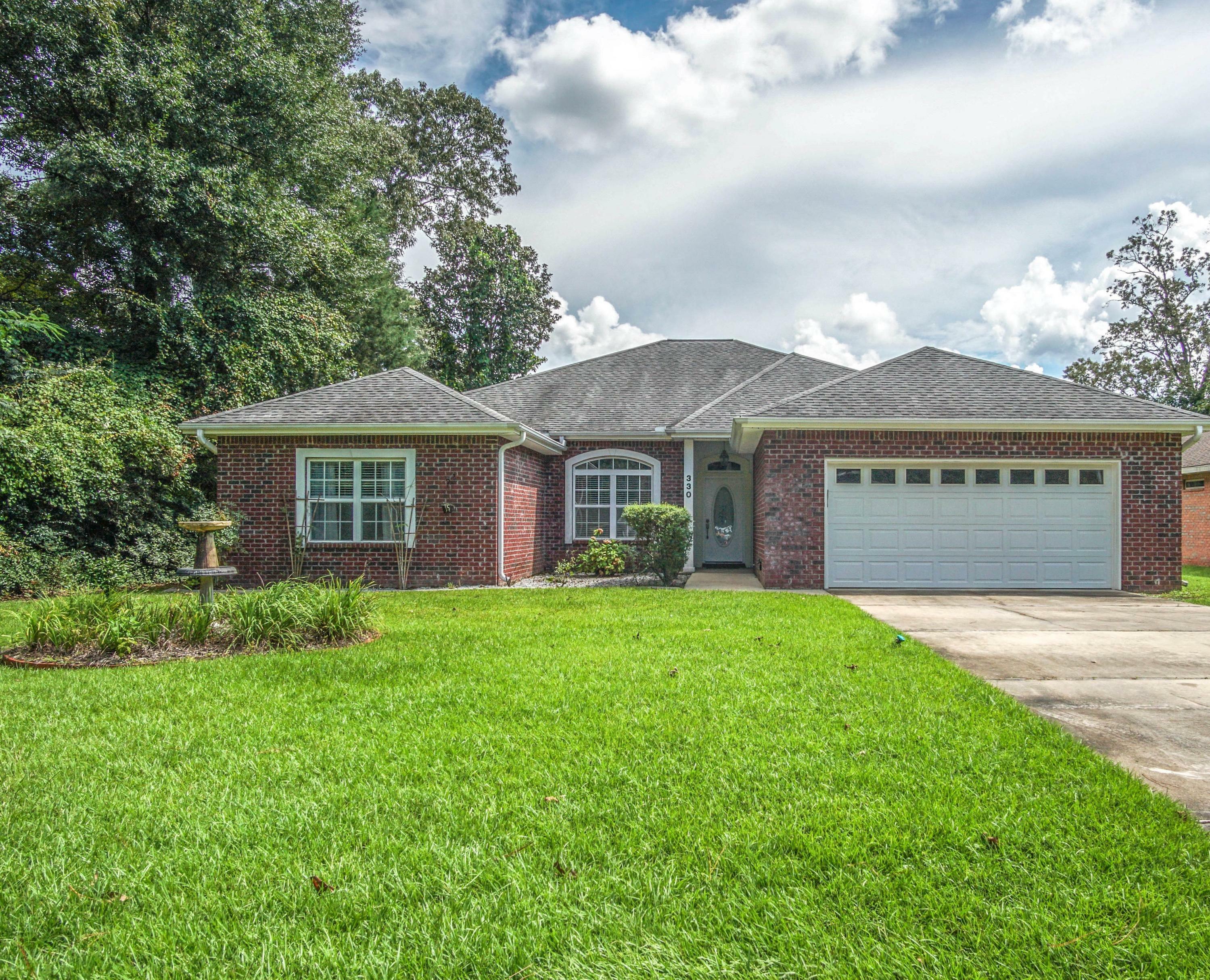 Property Photo: 330 Adams Drive FL 32536