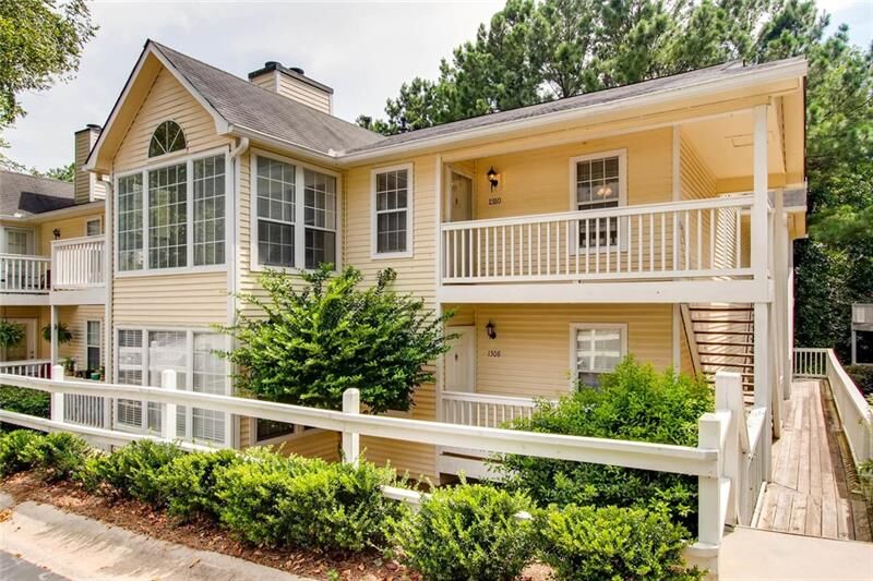 Property Photo:  1310 Gettysburg Place  GA 30350