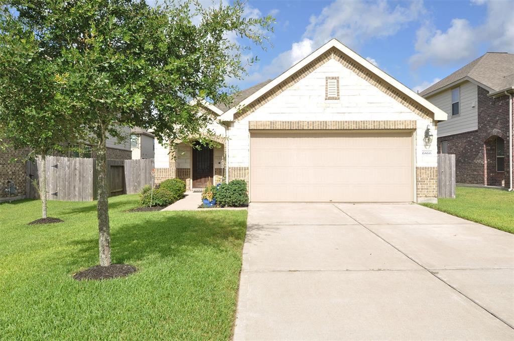 Property Photo: 6866 Juniper Arbor Lane TX 77539