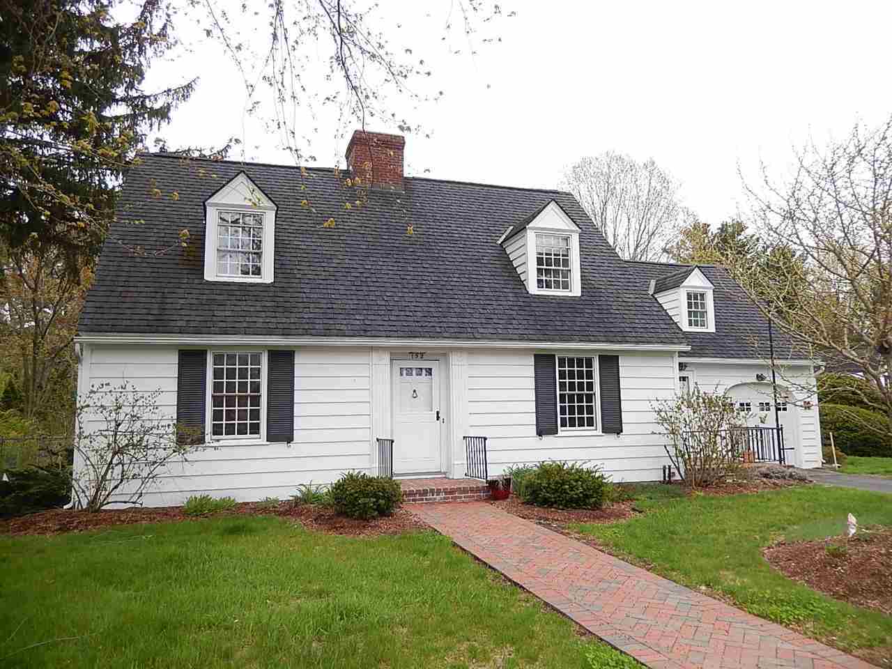Property Photo: 152 Crescent Road VT 05401