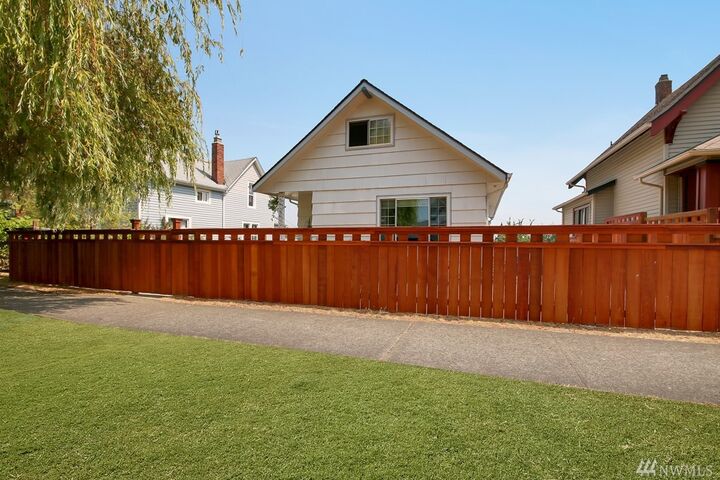 Property Photo: 4311 S L St WA 98418