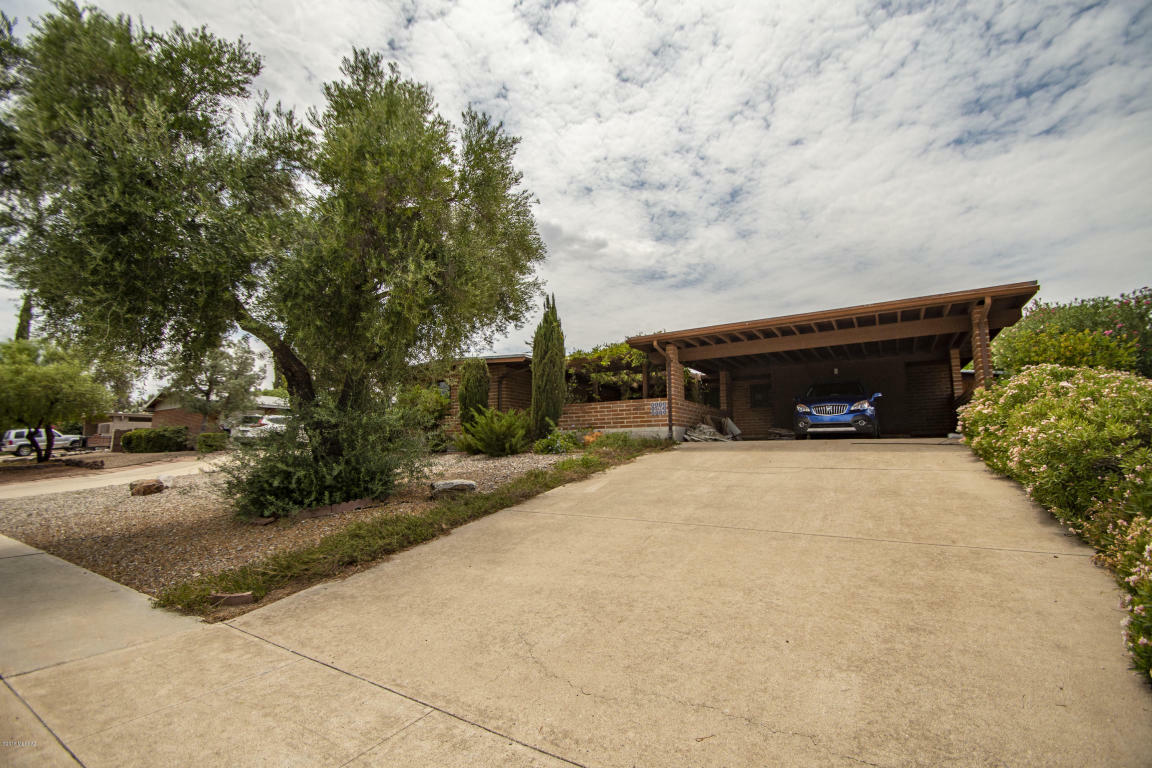 Property Photo:  1752 S Camino Seco  AZ 85710 