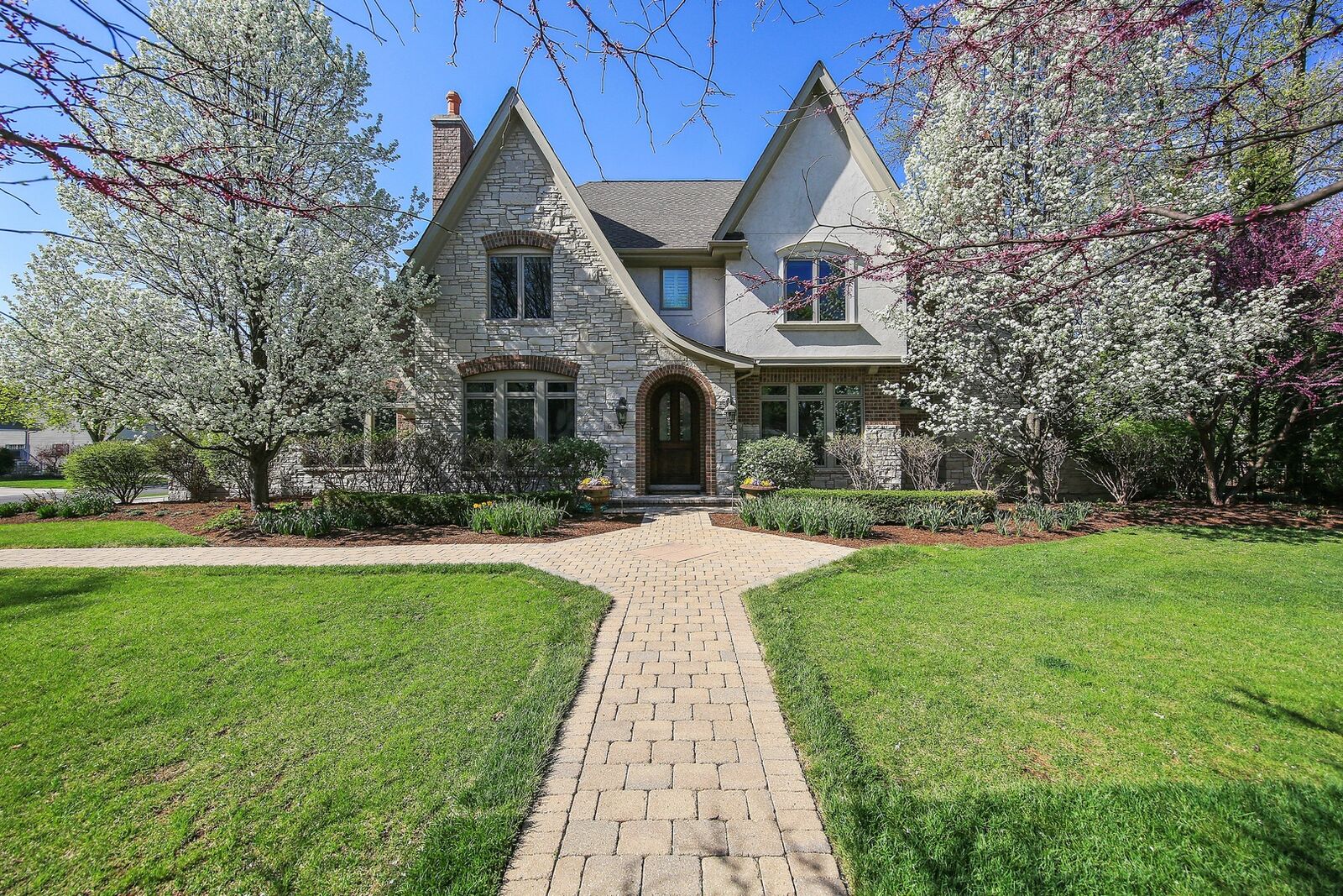 Property Photo:  645 Chicago Avenue  IL 60521 