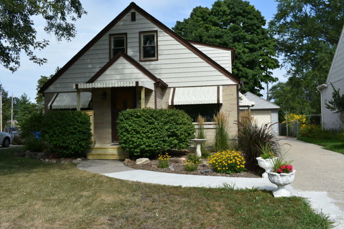 Property Photo:  1137 N 12th Ave  WI 53090 