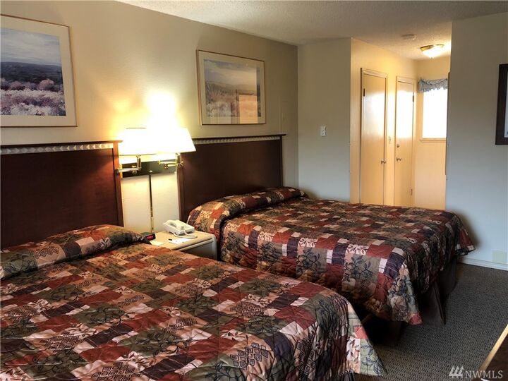 Property Photo: 615 Ocean Shores Blvd NW 106 WA 98569