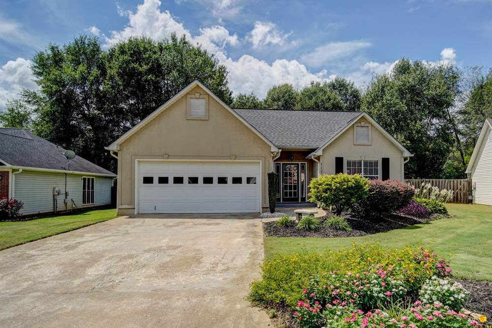 Property Photo:  117 Riverrun Drive  SC 29303-9999 