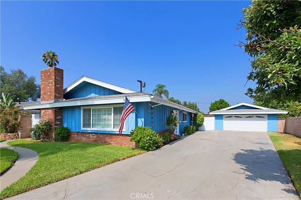 Property Photo: 5941 Dover Court CA 92504