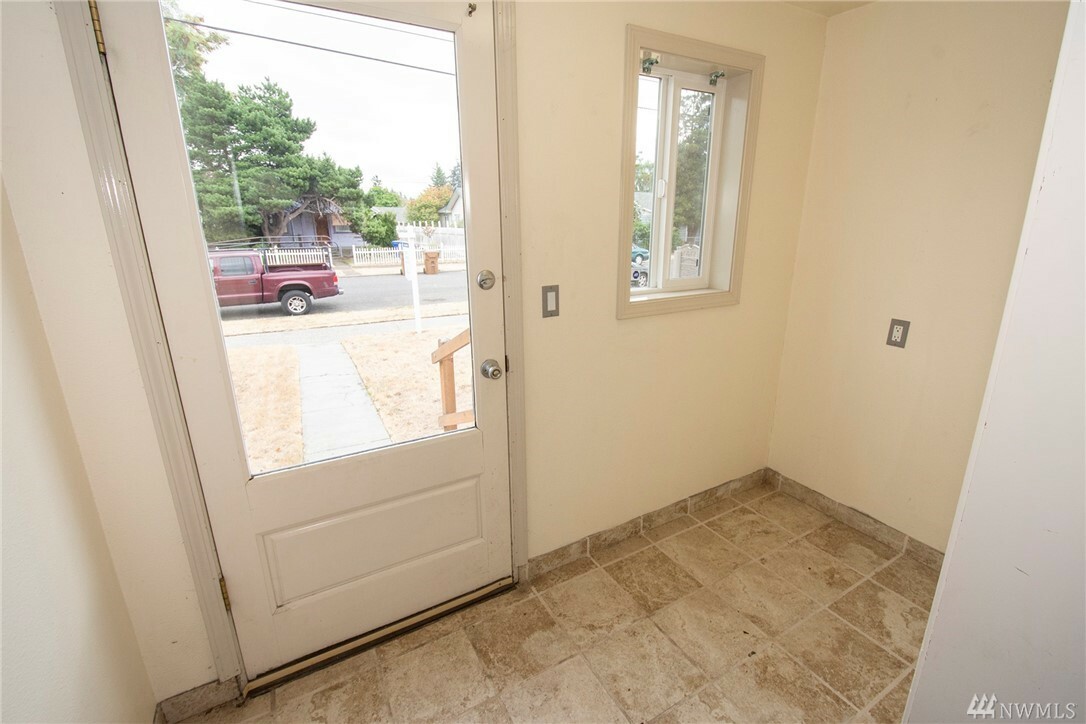 Property Photo: 6812 S Warner St WA 98409