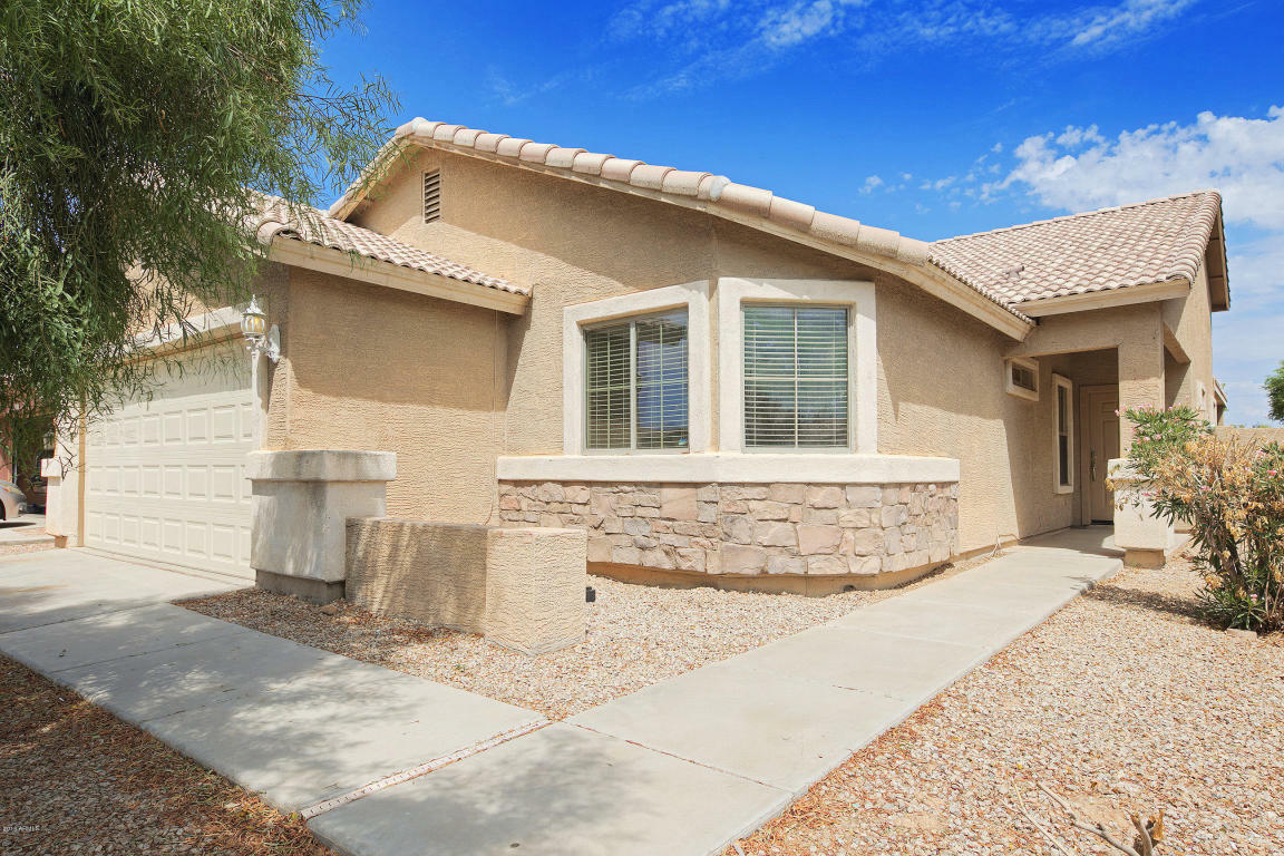 Property Photo:  8110 W Globe Avenue  AZ 85043 