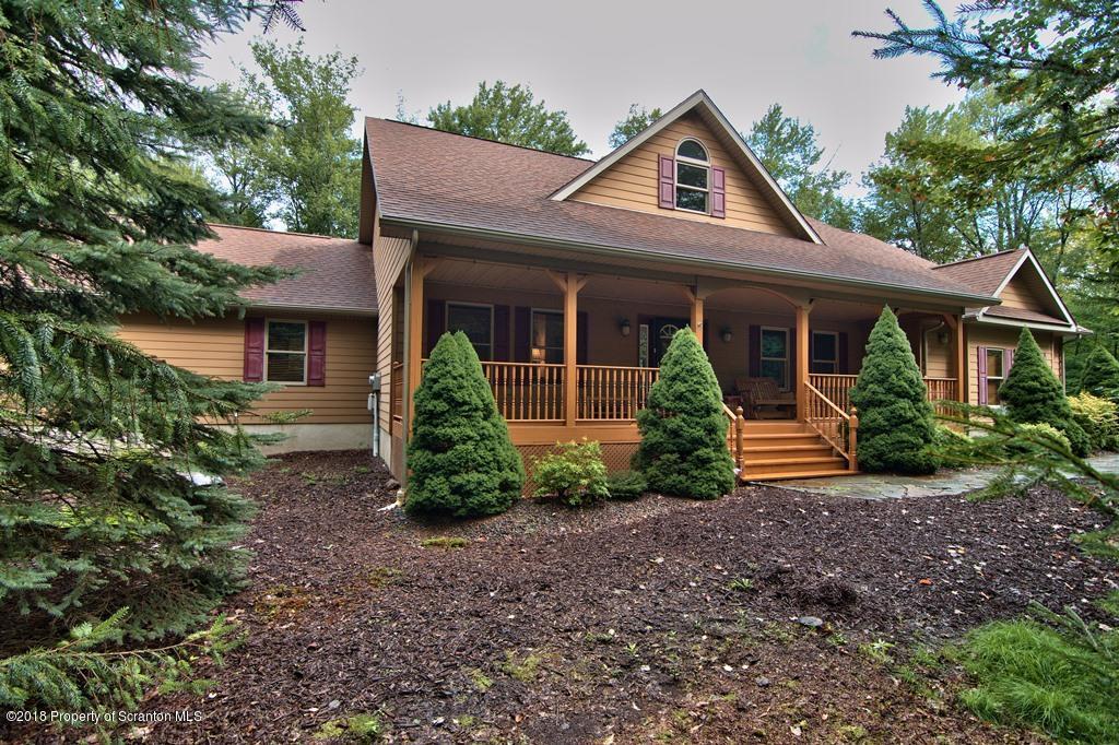 Property Photo: 505 Blue Heron Court PA 18424