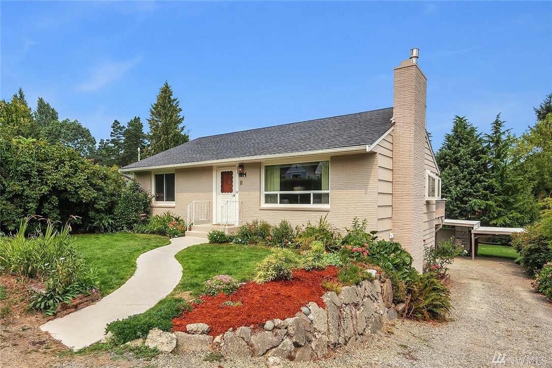 Property Photo:  4014 NE 95th St  WA 98115 