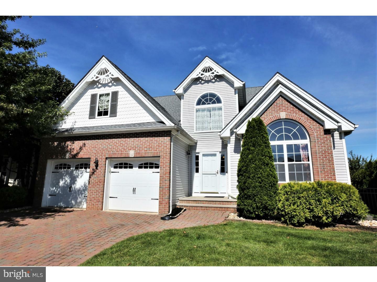 Property Photo:  15 Colonial Court  NJ 08831 
