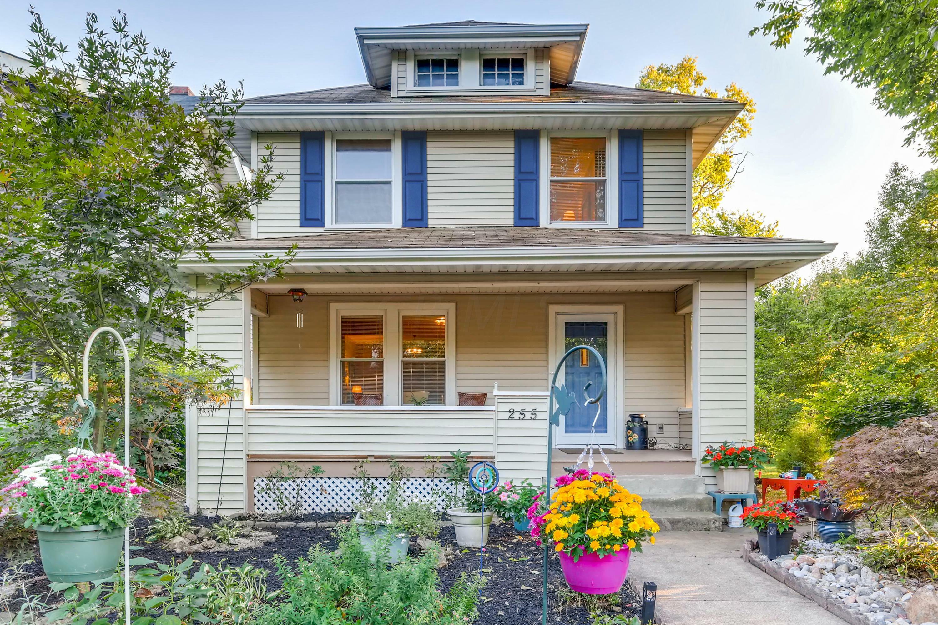 Property Photo:  255 W Como Avenue  OH 43202 