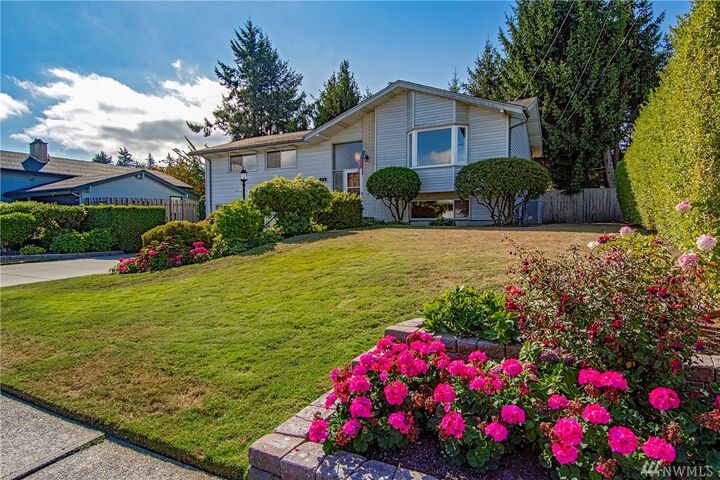 829 S 234th Place  Des Moines WA 98198 photo