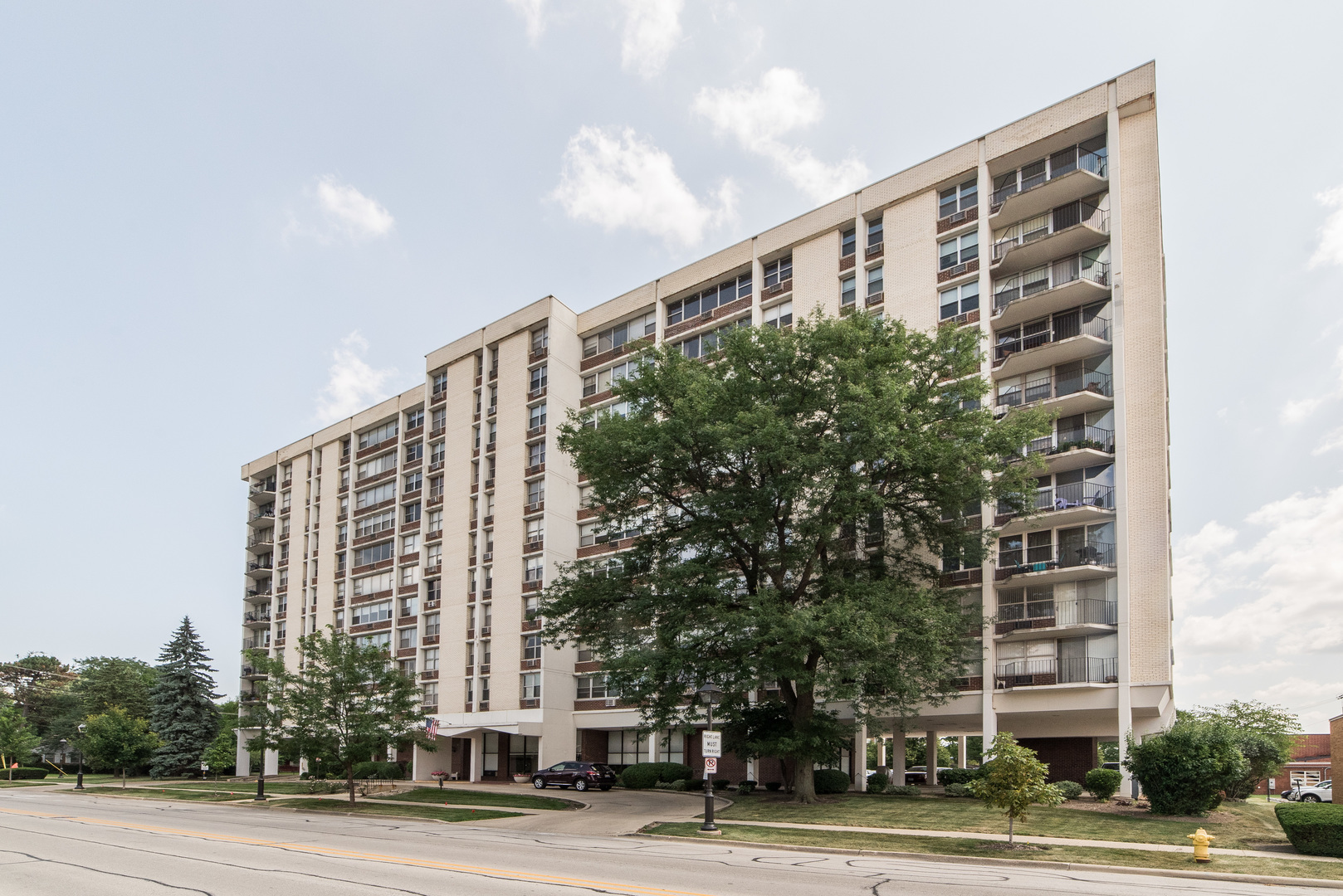 Property Photo: 33 Main Street 2G IL 60148