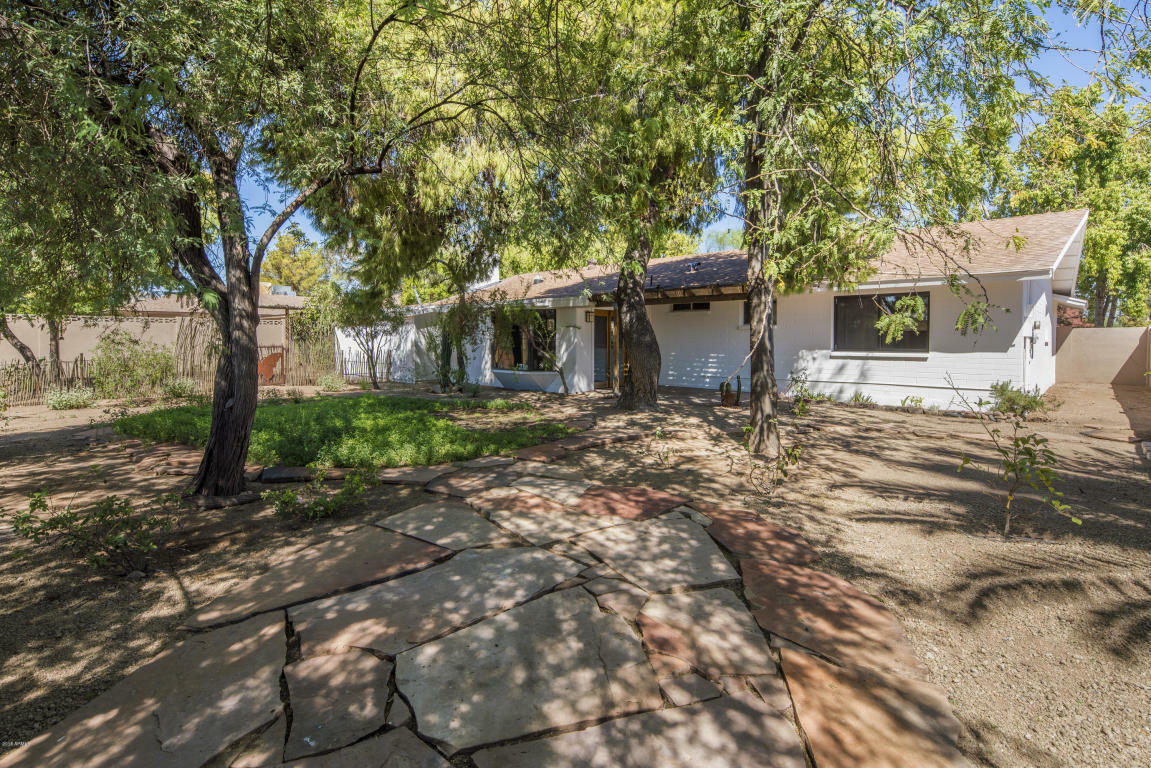 Property Photo:  2635 E Cannon Drive  AZ 85028 