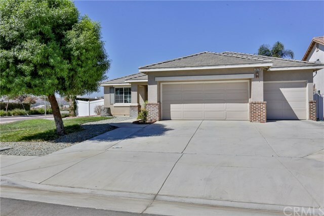 Property Photo:  2878 Discovery Court  CA 92571 