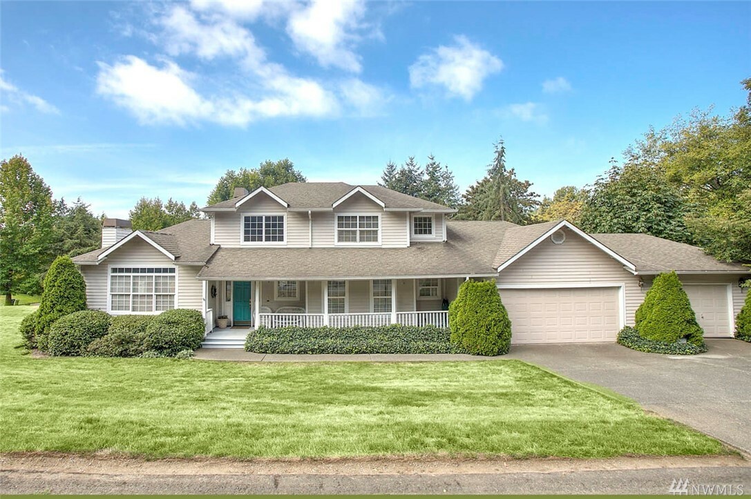 Property Photo:  17407 7th Place SW  WA 98166 