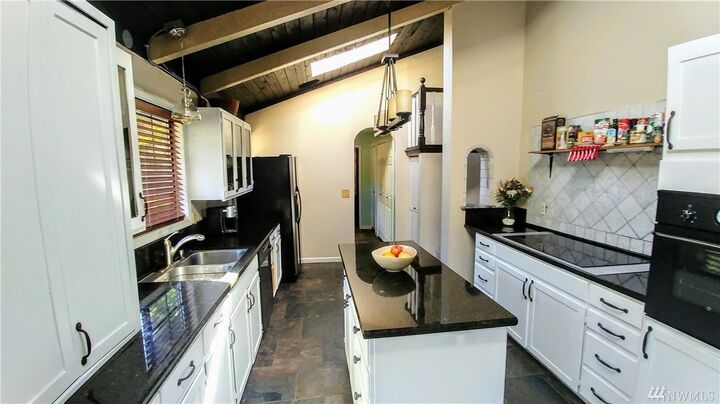 Property Photo:  14078 Pioneer Wy SE  WA 98359 