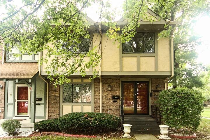 1949 Bridgton Court  Indianapolis IN 46219 photo