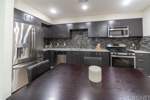 Property Photo:  5818 Whitsett 305  CA 91607 