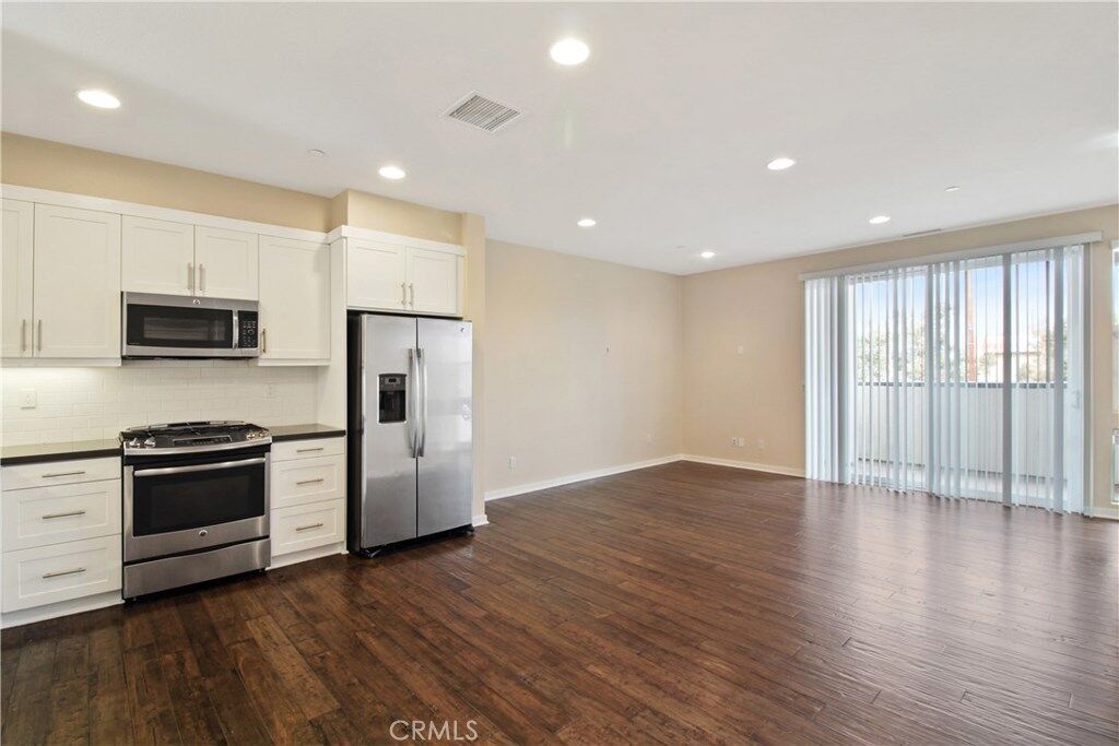 Property Photo: 617 W 17th Street CA 92627