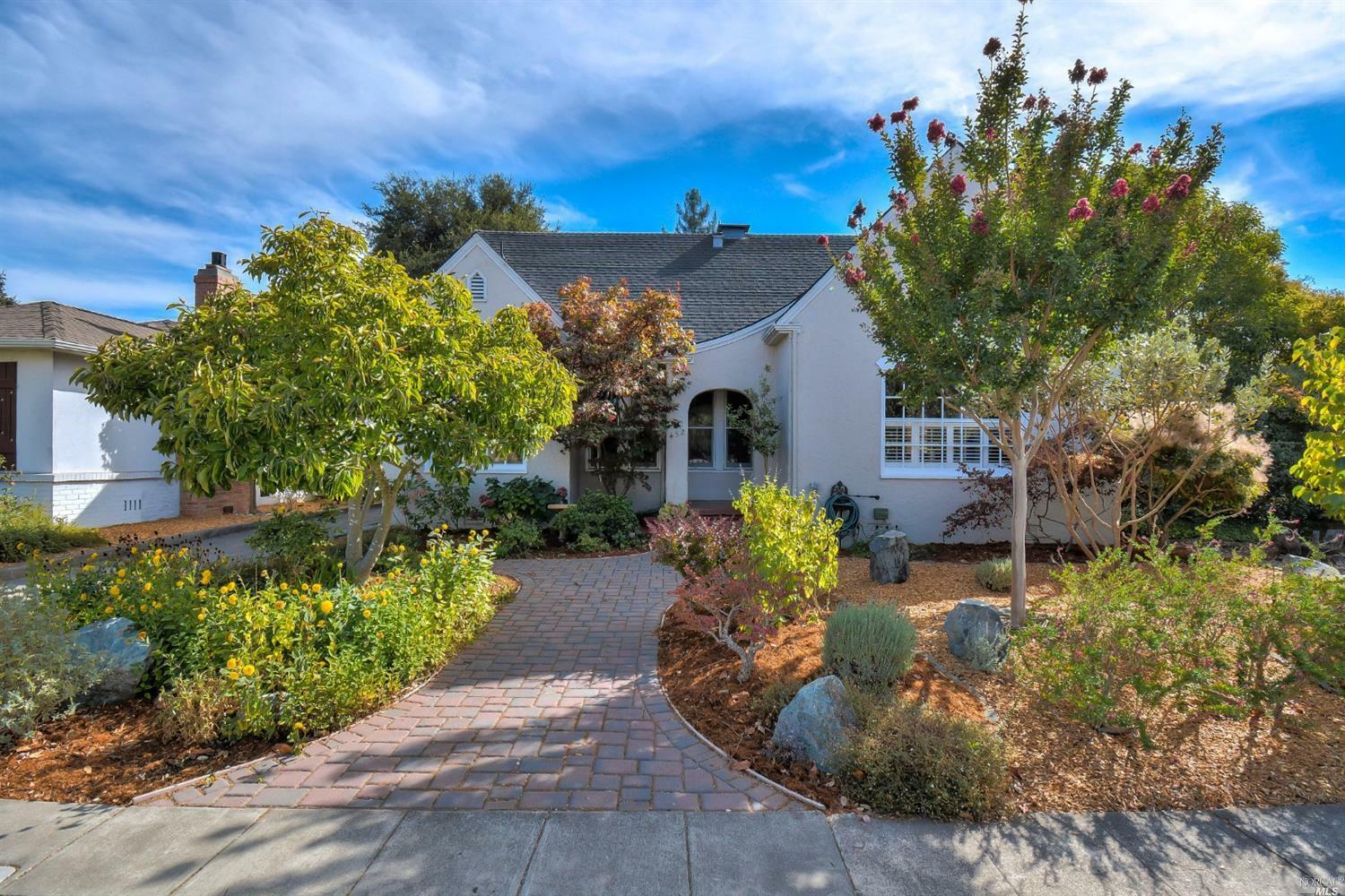 Property Photo:  452 Denton Way  CA 95401 