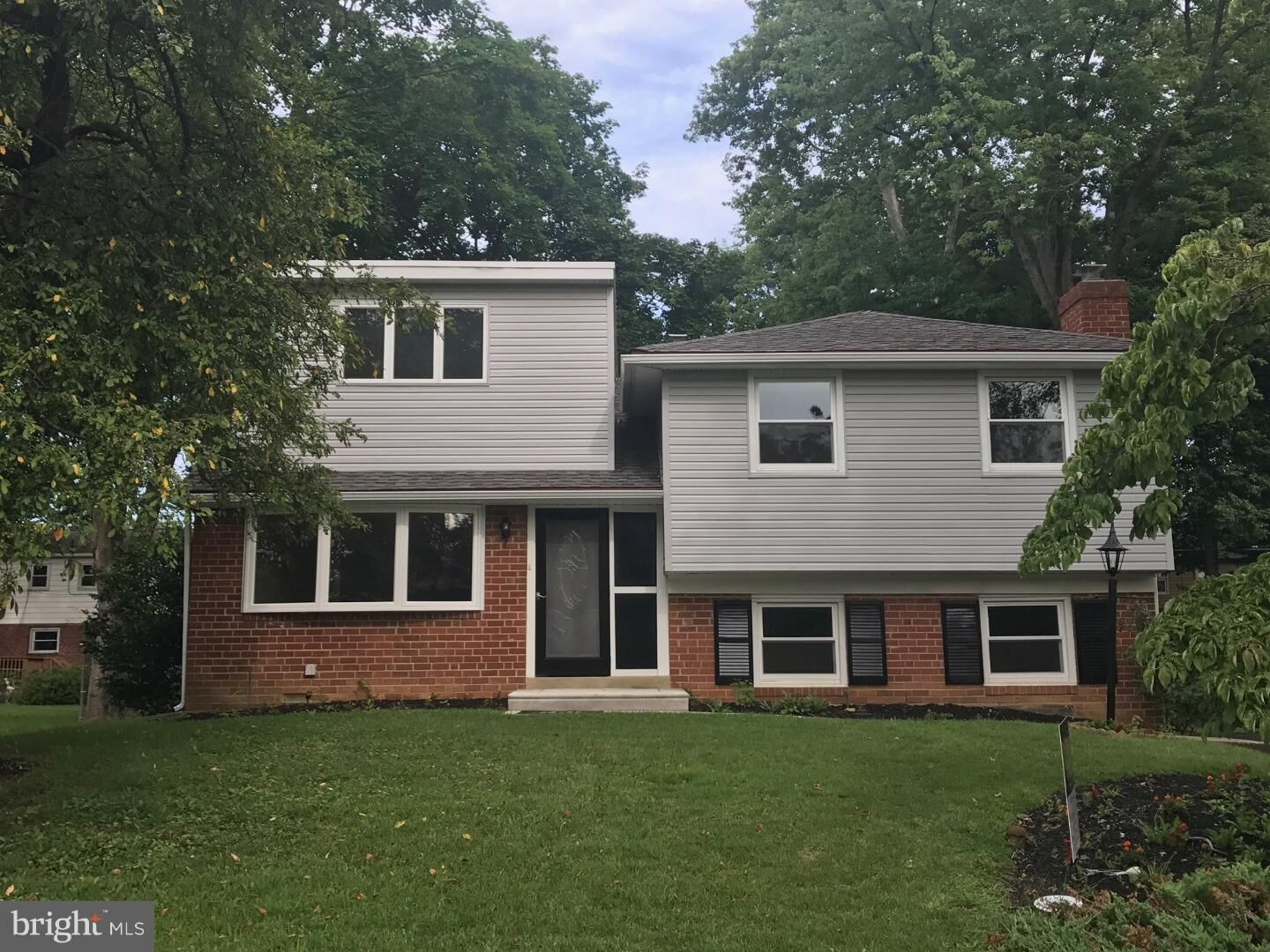 Property Photo: 609 School Lane PA 19086