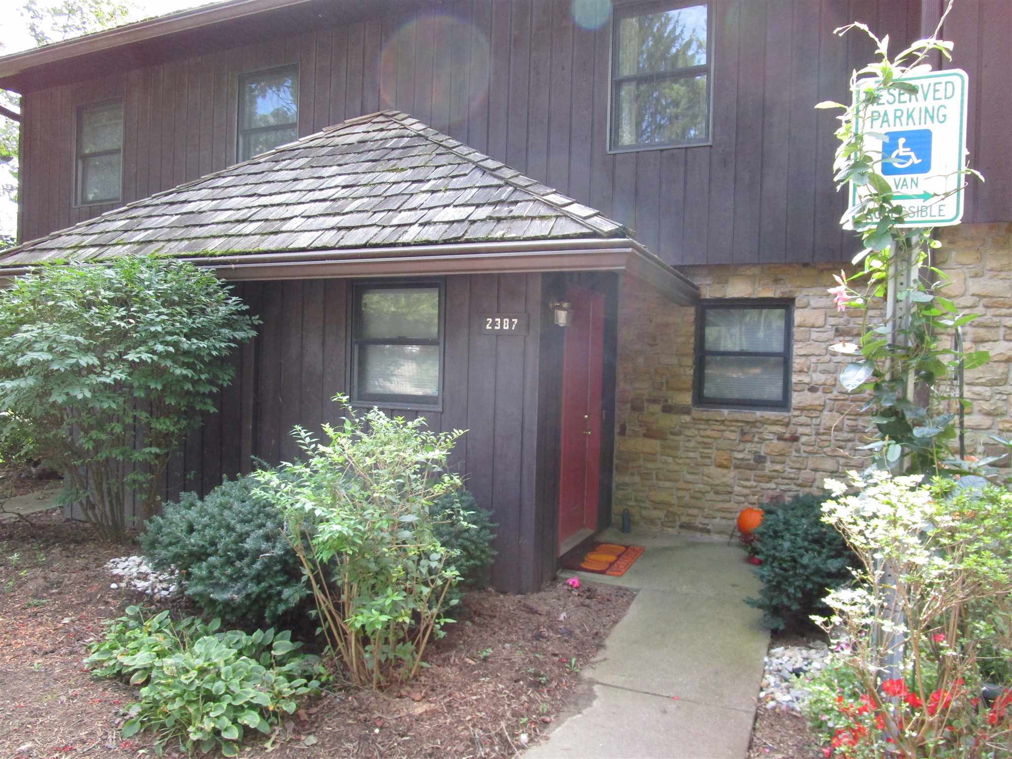 Property Photo:  2387 E Winding Brook Circle  IN 47401-4521 