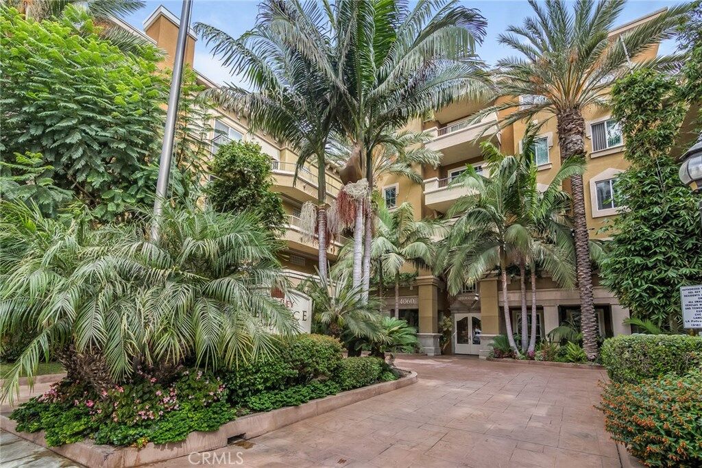 Property Photo: 4060 Glencoe Avenue 417 CA 90292