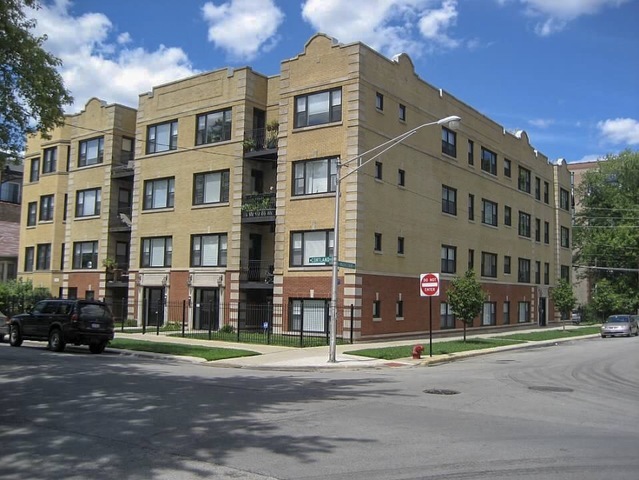 Property Photo:  2706 West Cortland Street 1  IL 60647 
