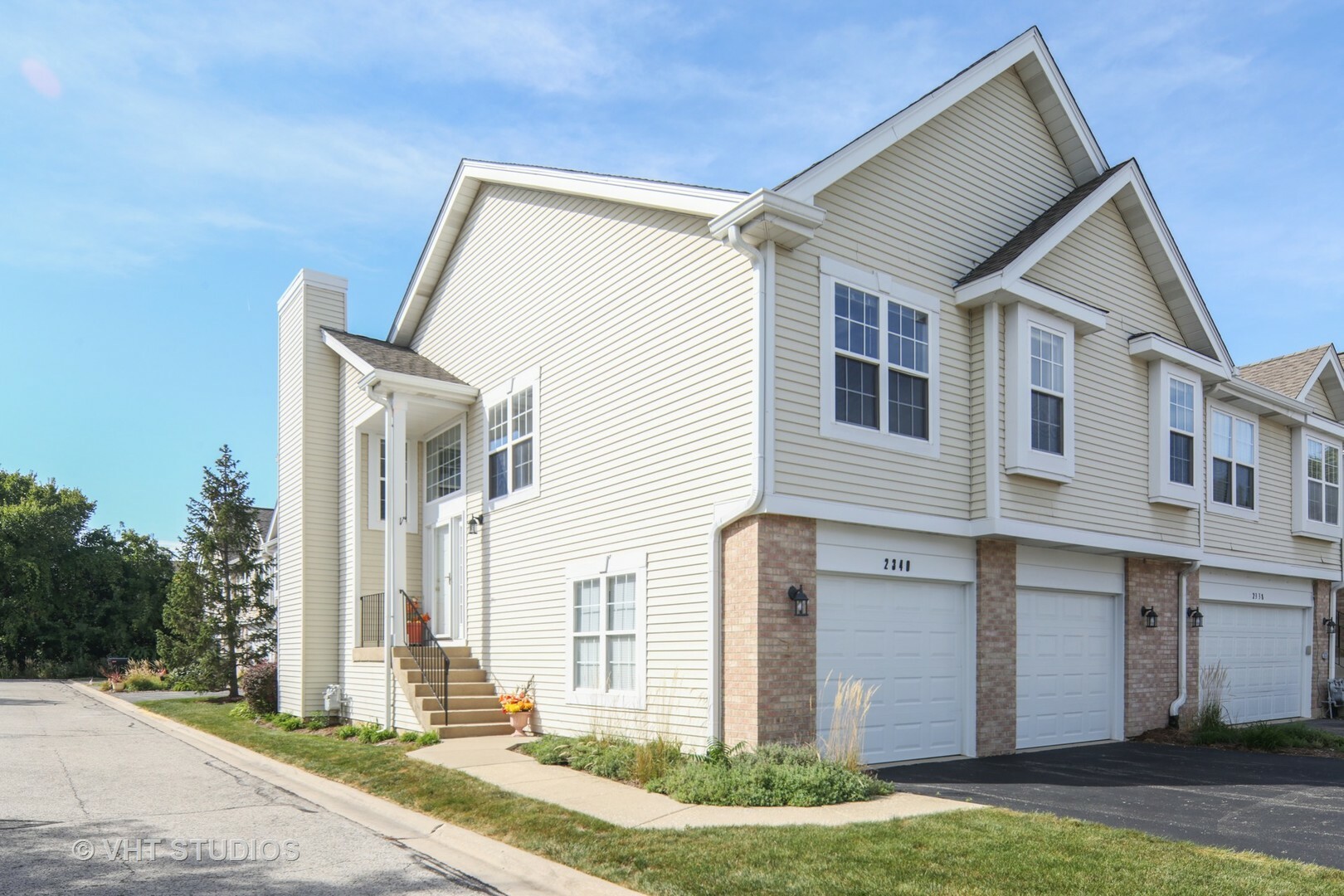 Property Photo: 2340 Old George Way IL 60515