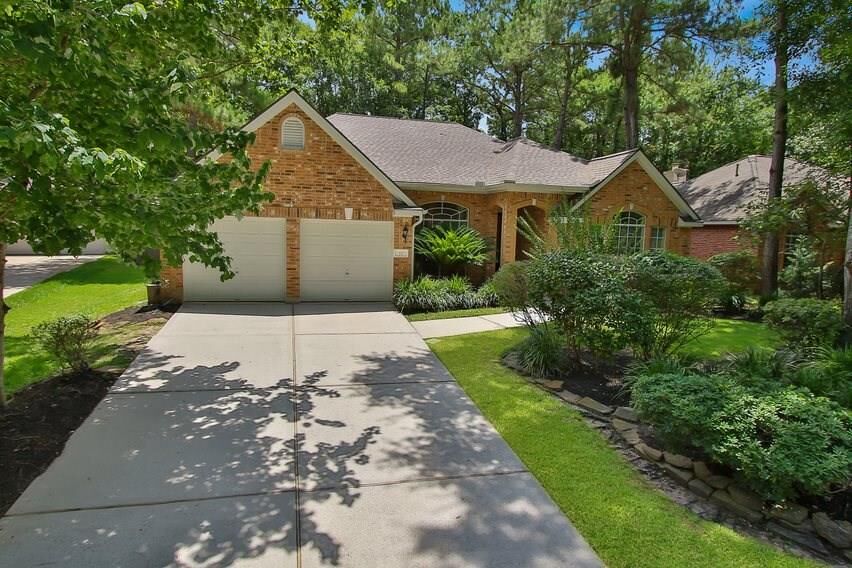 Property Photo:  14 S York Gate Court  TX 77382 